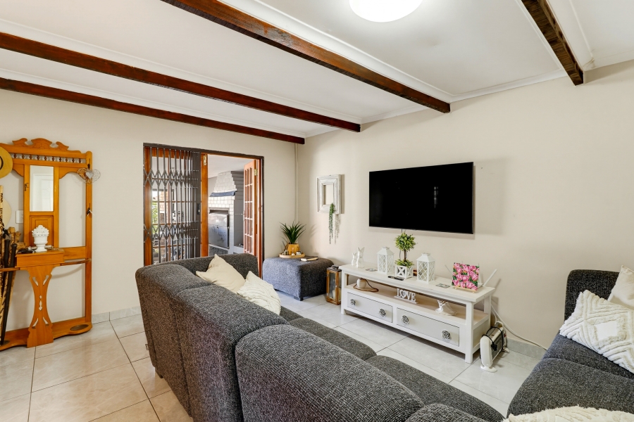 3 Bedroom Property for Sale in Pine Acres Western Cape
